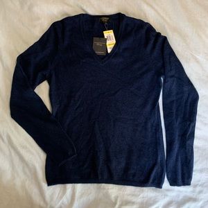 NWT Blue v neck cashmere sweater